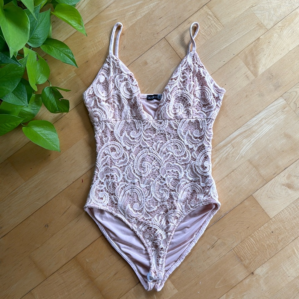 Boohoo tall blush lace sleeveless bodysuit S